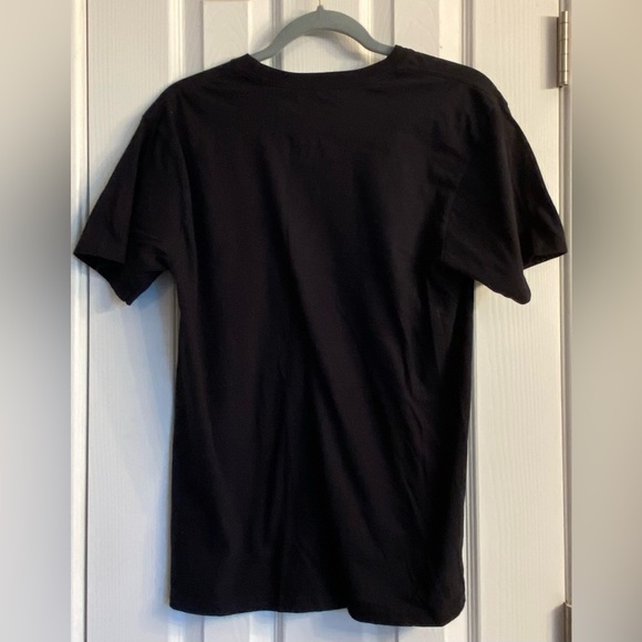 The Cheetah And The Penguin T-shirt, Adult Medium, in used condition - Picture 3 of 5